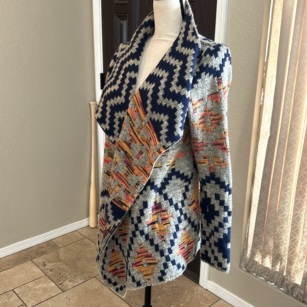 Geometric Patterned Open Front Sweater - Picture 4 of 11